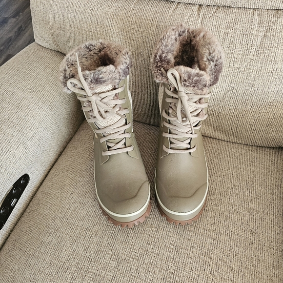 Bogs Arcata Waterproof Snow Boots - Picture 4 of 8